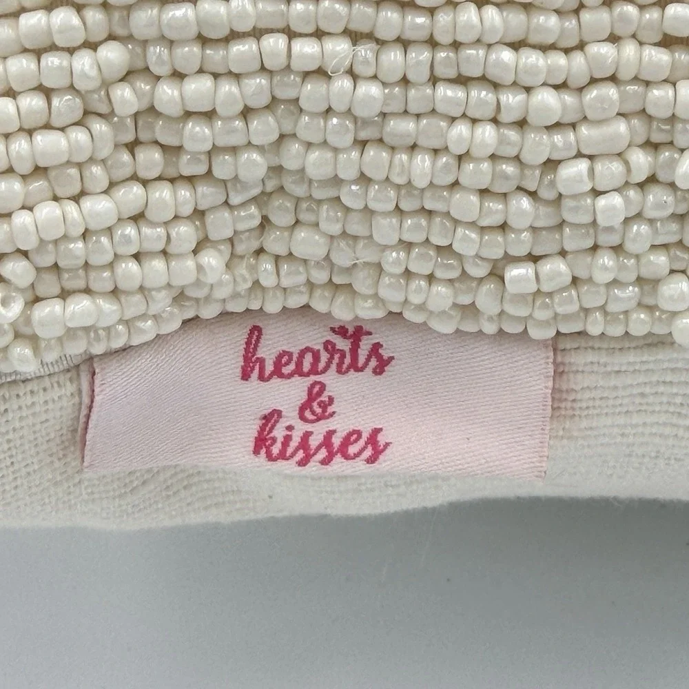 Hearts & Kisses cream red